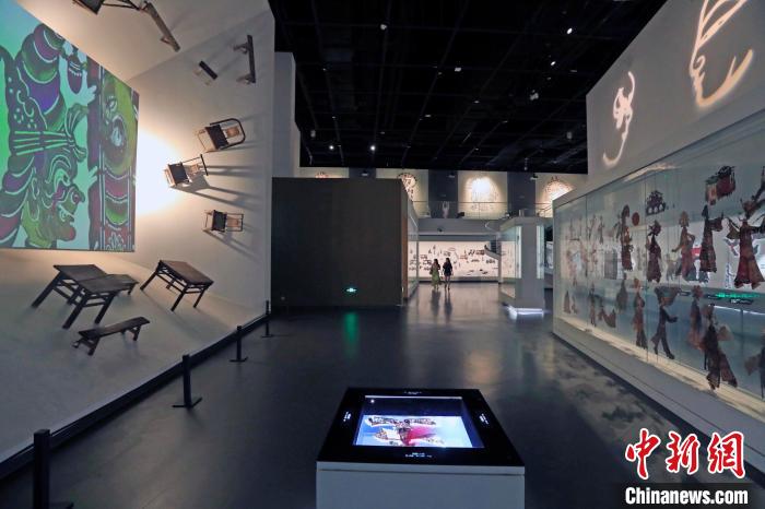 四川皮影复兴:光影中传承民间艺术之美