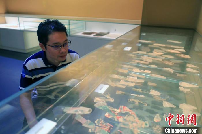 四川皮影复兴:光影中传承民间艺术之美