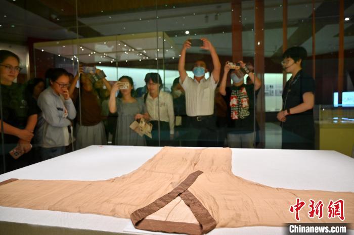 “无极——长沙马王堆汉墓文物精品展”亮相广西南宁